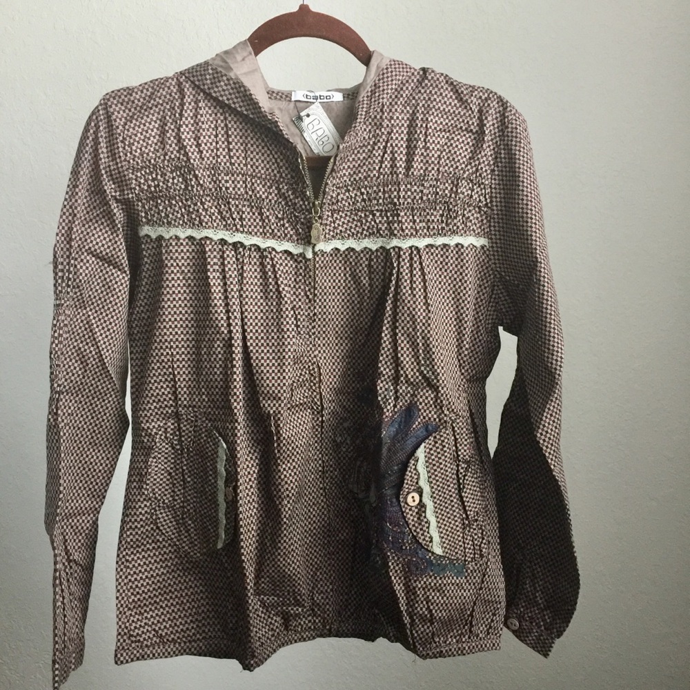  Hooded Jacket - Picture 2 of 8